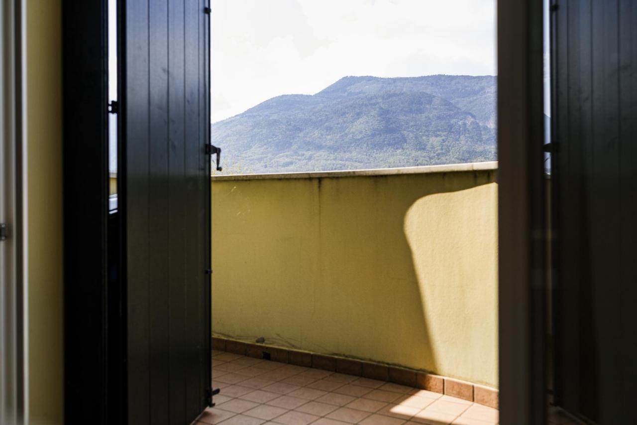 Appartamento Borgo Peschiere マニアーゴ エクステリア 写真