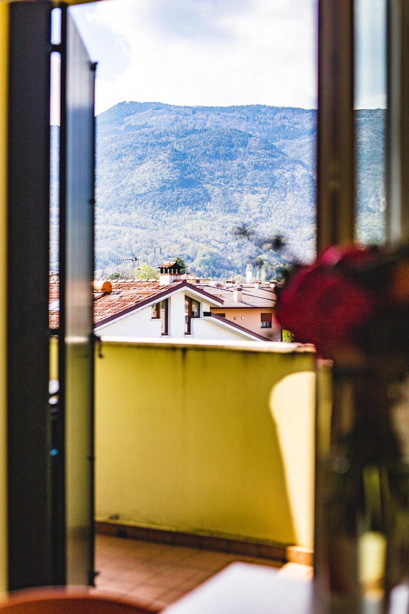 Appartamento Borgo Peschiere マニアーゴ エクステリア 写真